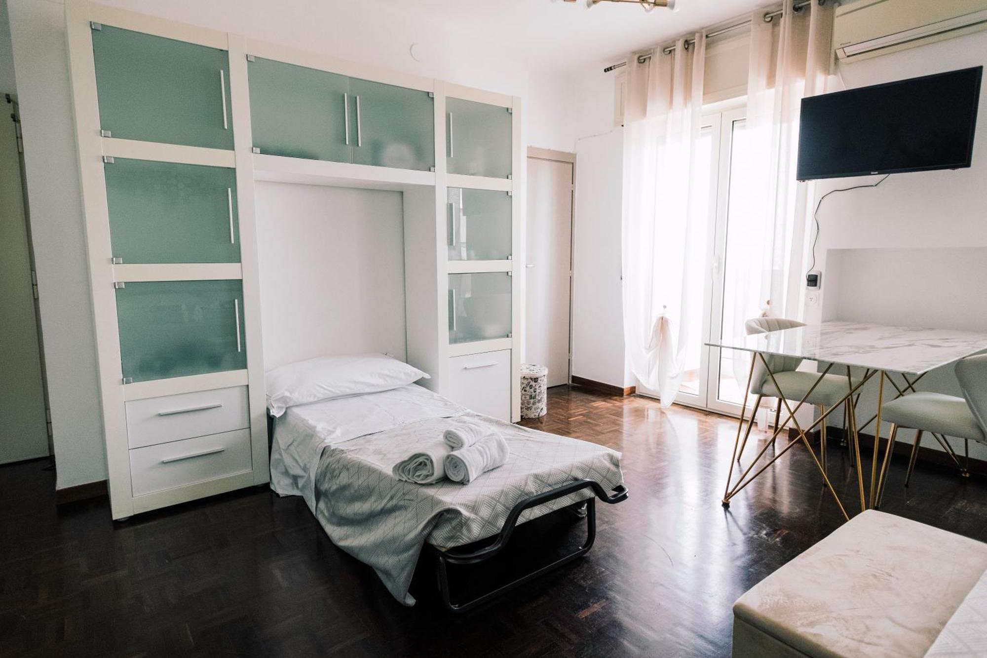 Bari Central Suite - Central Apartment With Sea View - 바리 외부 사진