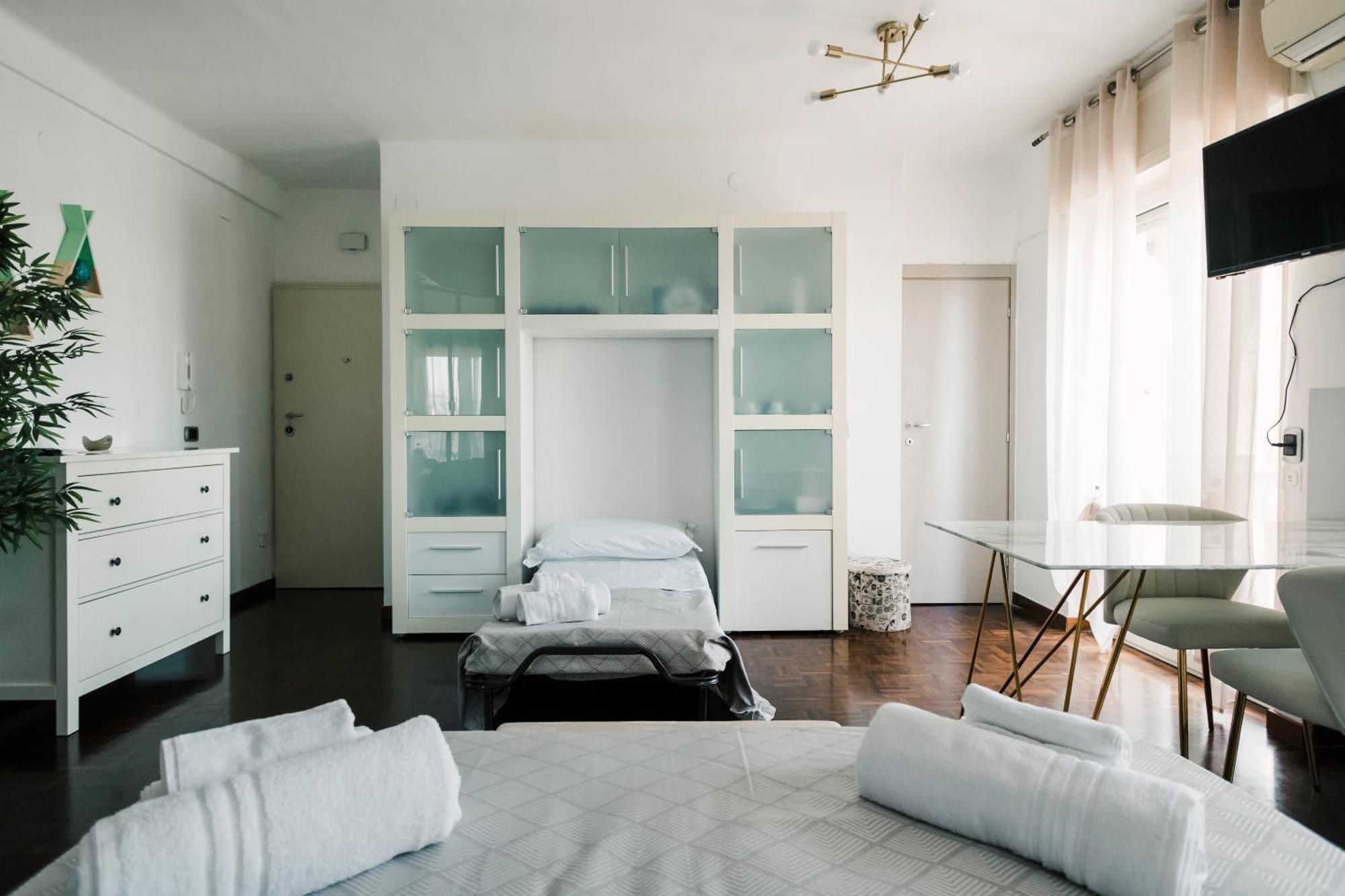 Bari Central Suite - Central Apartment With Sea View - 바리 외부 사진